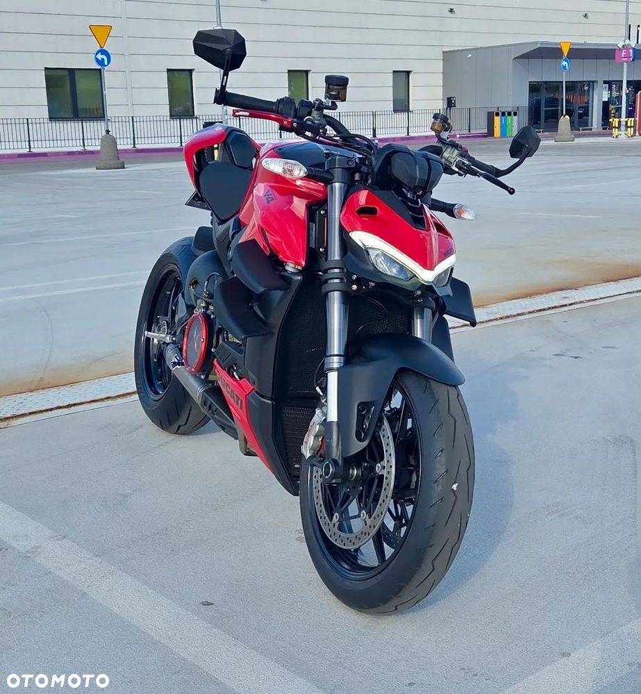 Ducati Streetfighter V4 - 4