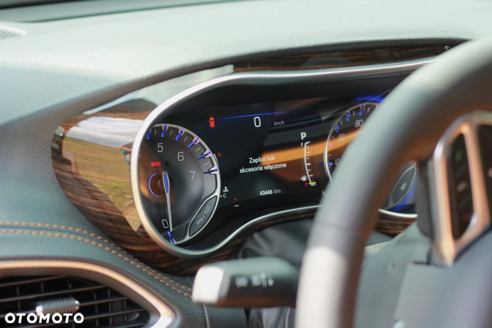 Chrysler Pacifica - 18