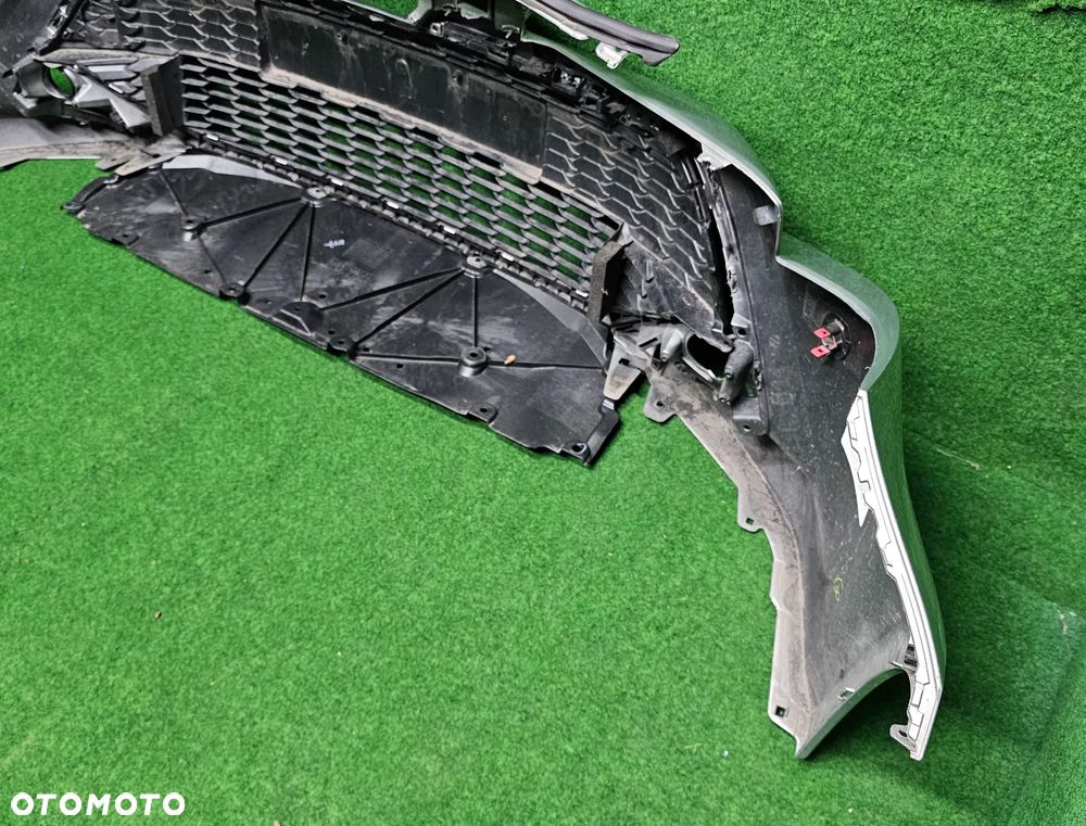 TOYOTA COROLLA E21 ----> ORYGINALNY ZDERZAK PRZEDNI - 14