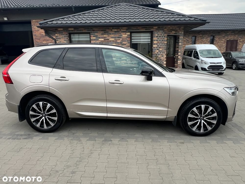 Volvo XC 60 B4 D AWD Plus Dark - 5