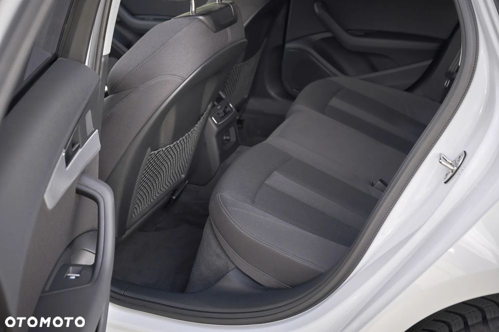 Audi A4 ver-2-0-tfsi-ultra-s-tronic-sport - 27