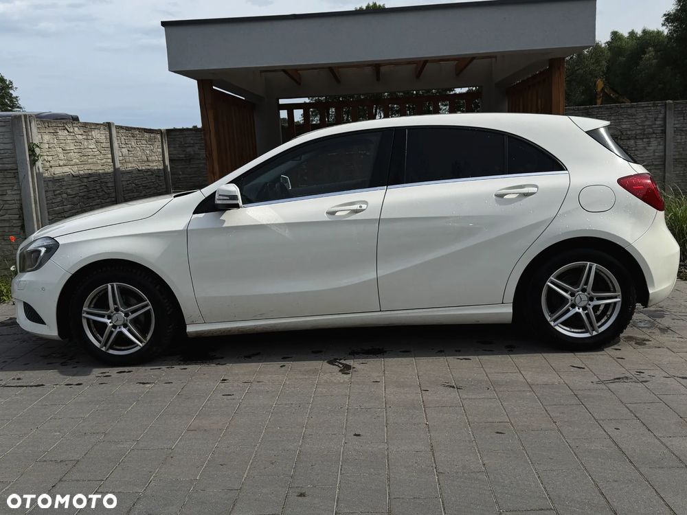 Mercedes-Benz Klasa A 180 d BlueEFFICIENCY Edition Style - 4