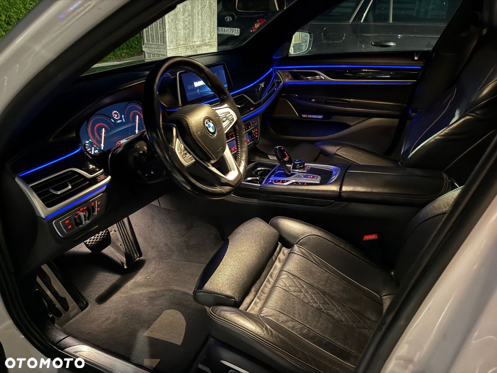 BMW Seria 7 750Li xDrive - 40