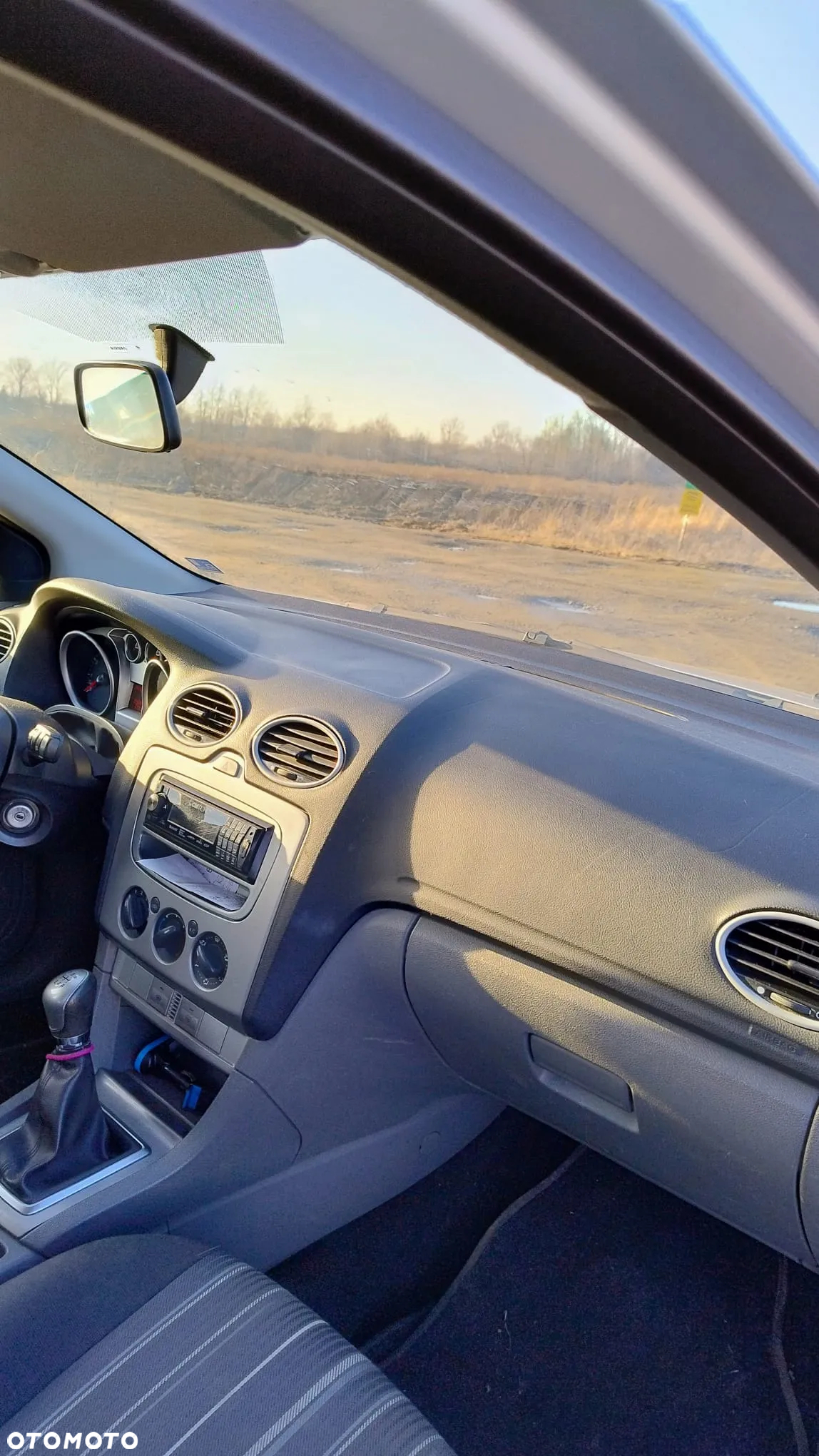 Ford Focus 1.6 16V Ambiente - 11