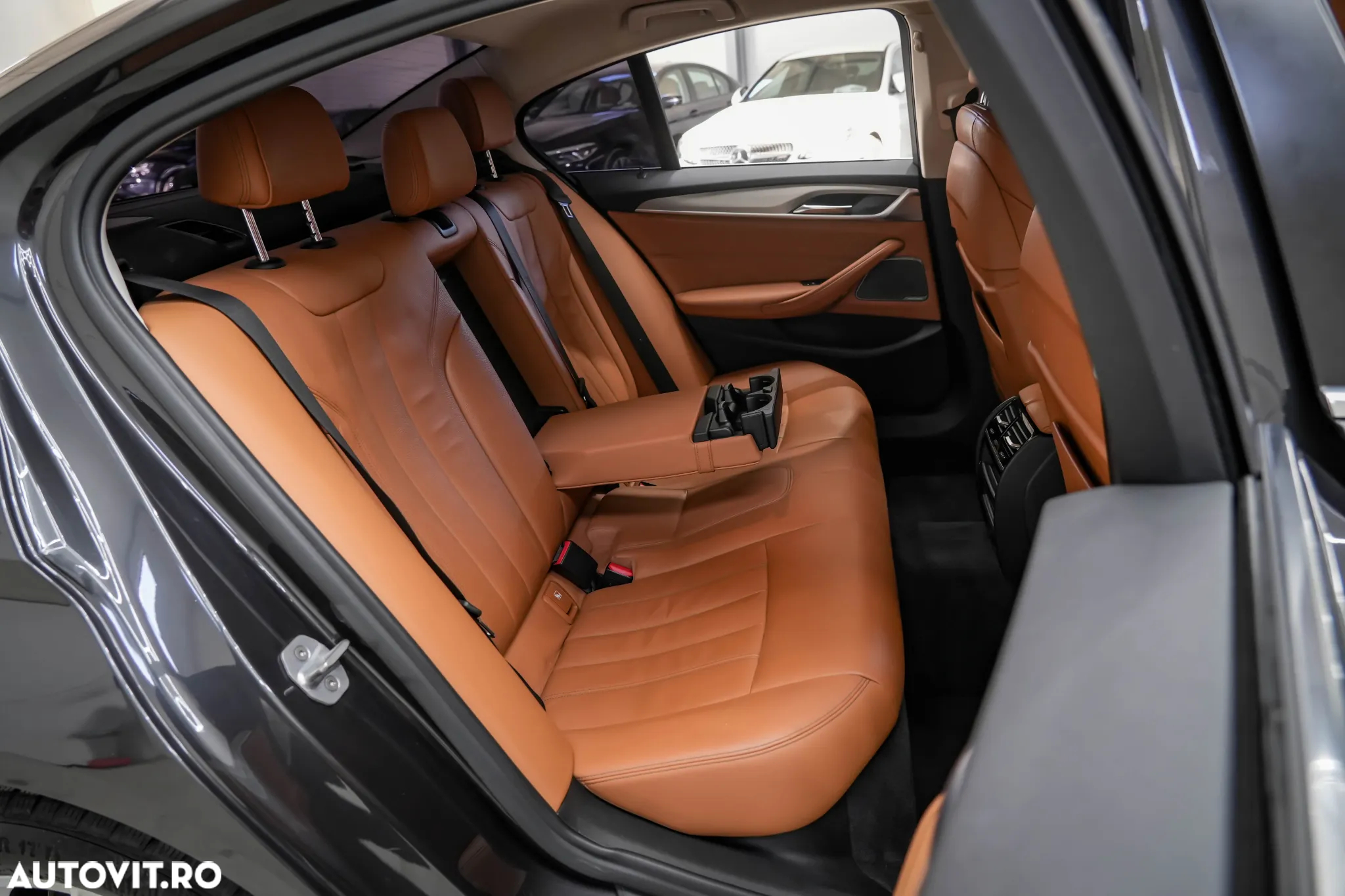 BMW Seria 5 530i xDrive Aut. Luxury Line - 10
