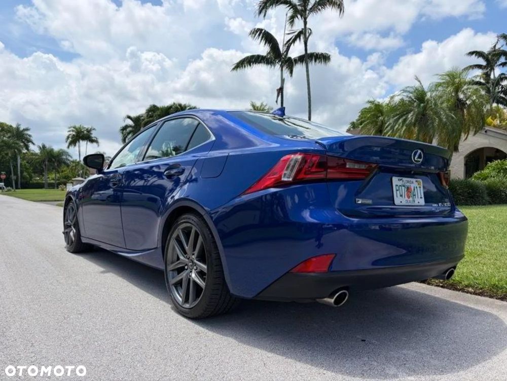 Lexus IS 200t / 300 F Sport - 11
