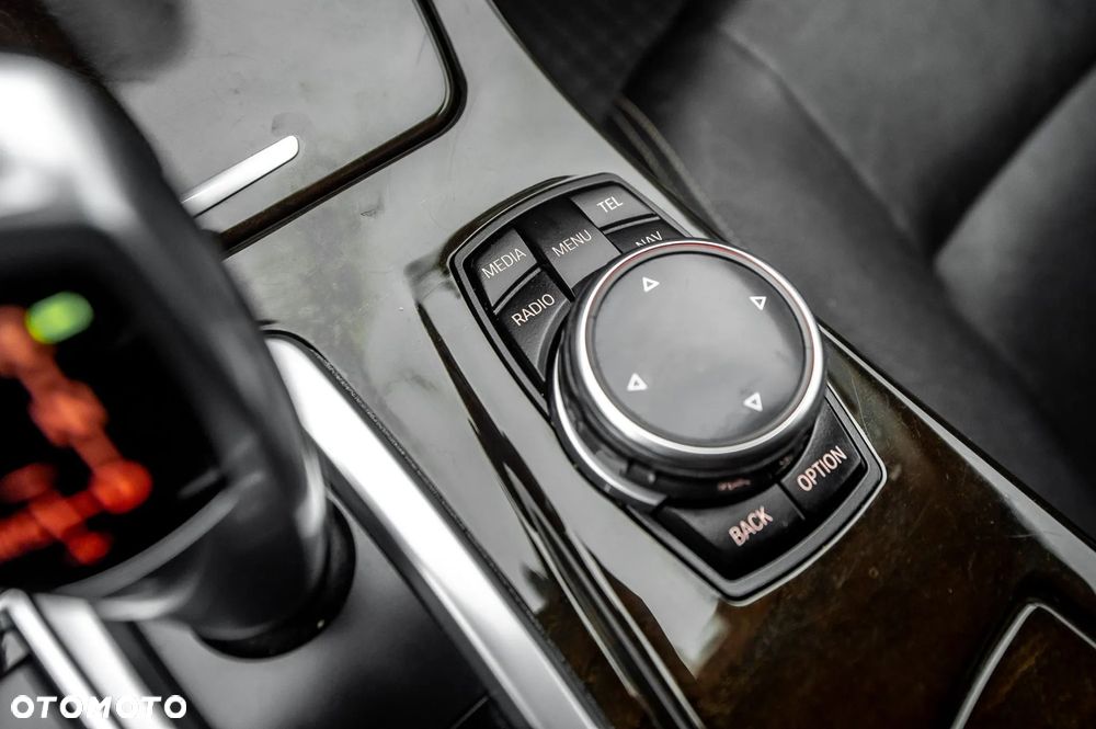 BMW Seria 5 530d Sport-Aut Luxury Line - 29