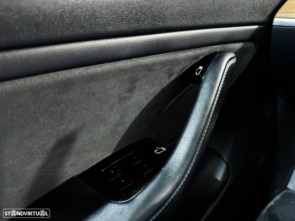 Tesla Model 3 Long Range Tração Integral - 48