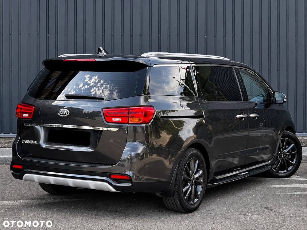 Kia Carnival - 5