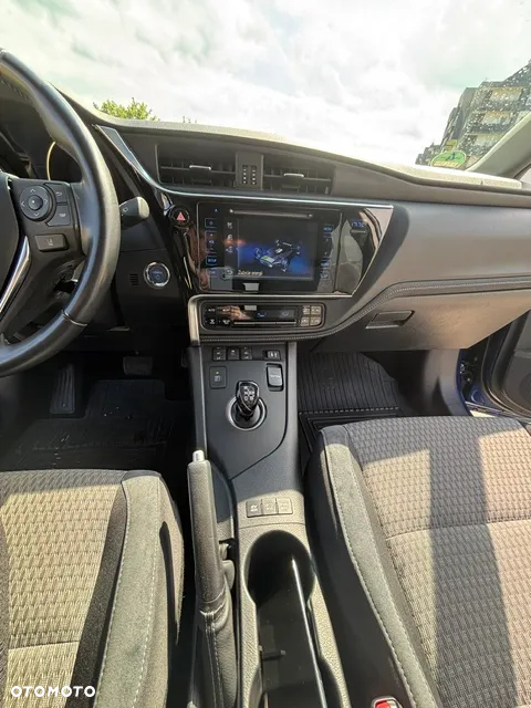 Toyota Auris - 10