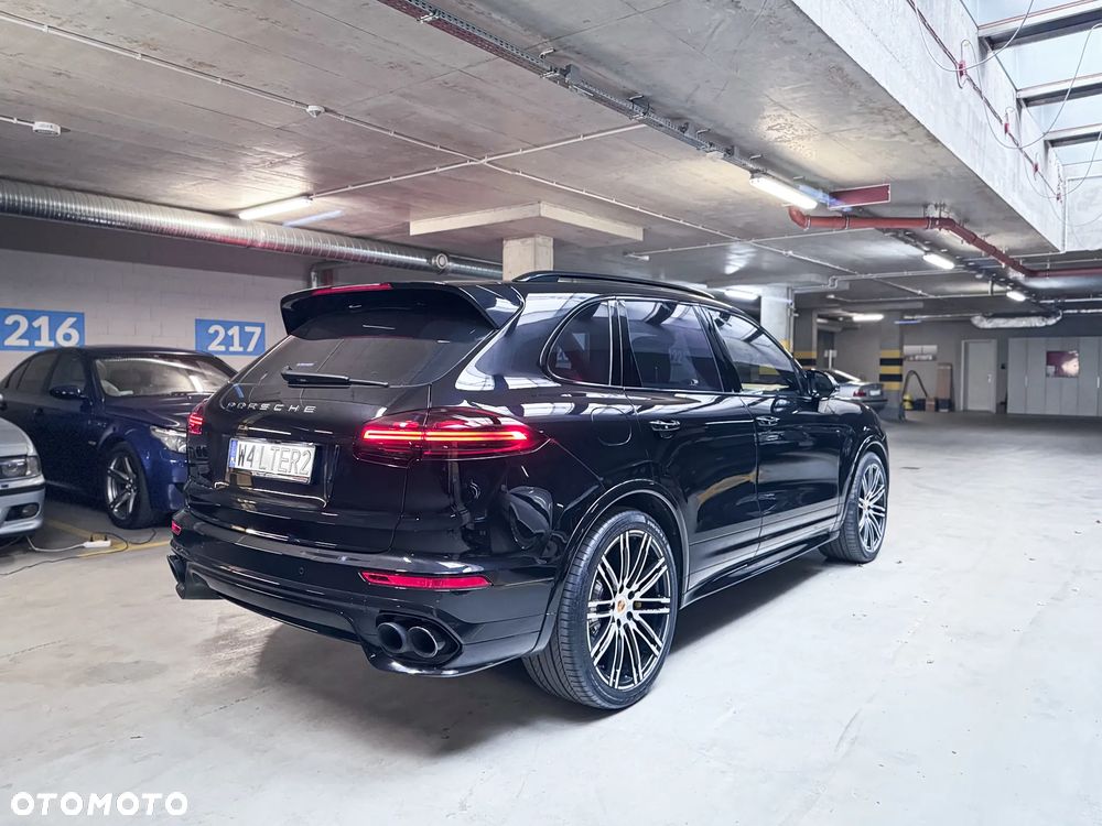 Porsche Cayenne Turbo S - 11