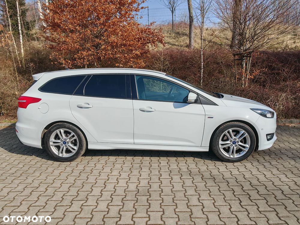 Ford Focus 1.5 EcoBoost STart-Stopp-System ST-LINE - 4