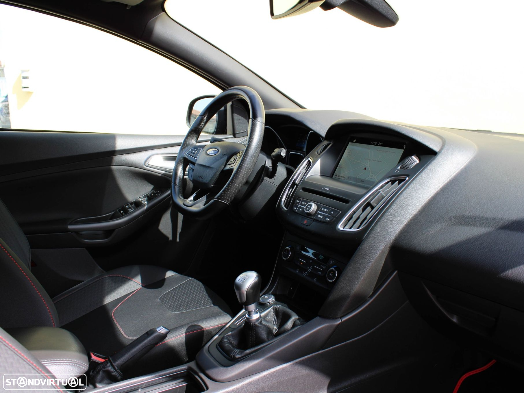 Ford Focus 1.5 TDCi ST-Line - 57