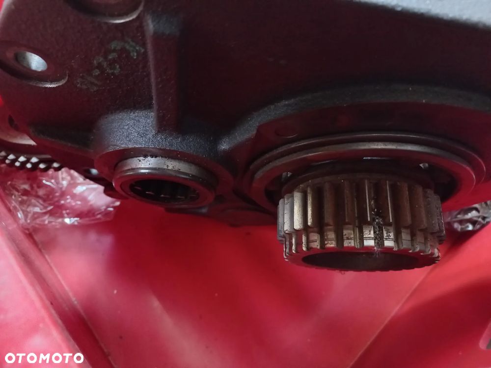 Części NEW HOLLAND TS 90,100,115,Ford 30km,40km,wałek rewersu,81873139,81886651,47126619,synchronizator przystawka napędu,koło zębate,wałek.F2NN7124BA,Hi Lo,Z48,Z41,Z37,Z41,Z25,obudowa,silnik,cewka,Zwolnica,most - 8