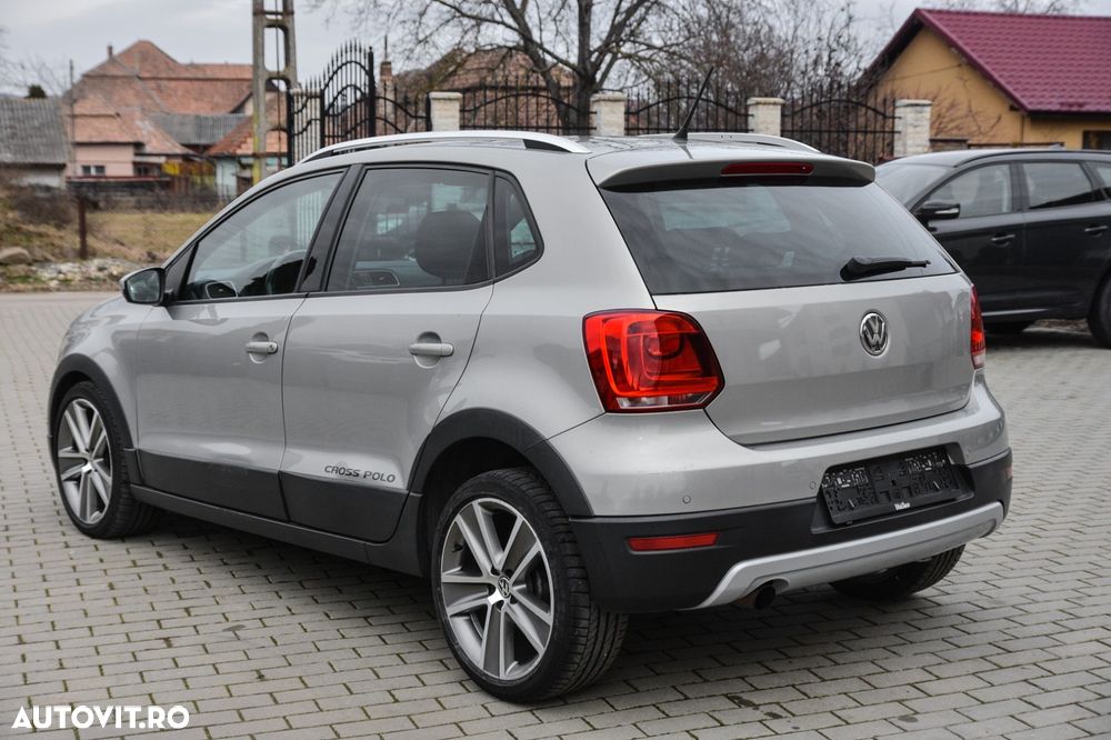 Volkswagen Polo 1.4 FSI Sportline - 25