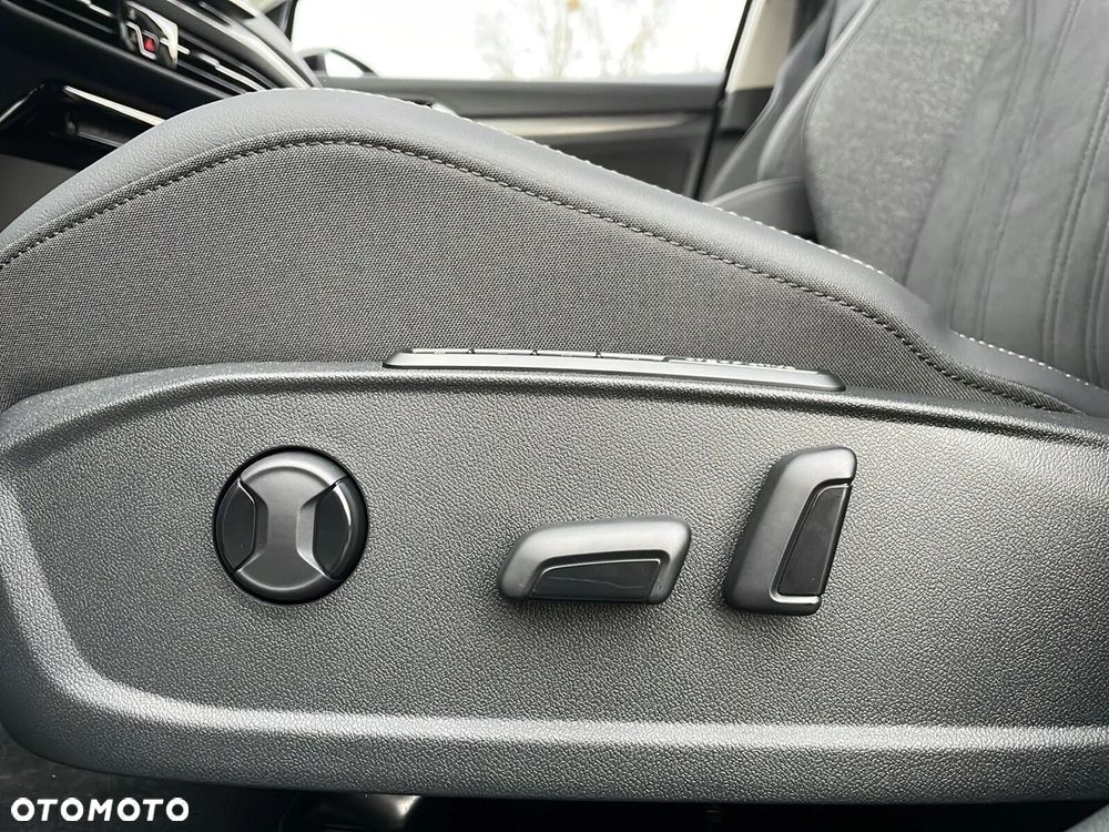 Volkswagen Golf Variant - 22