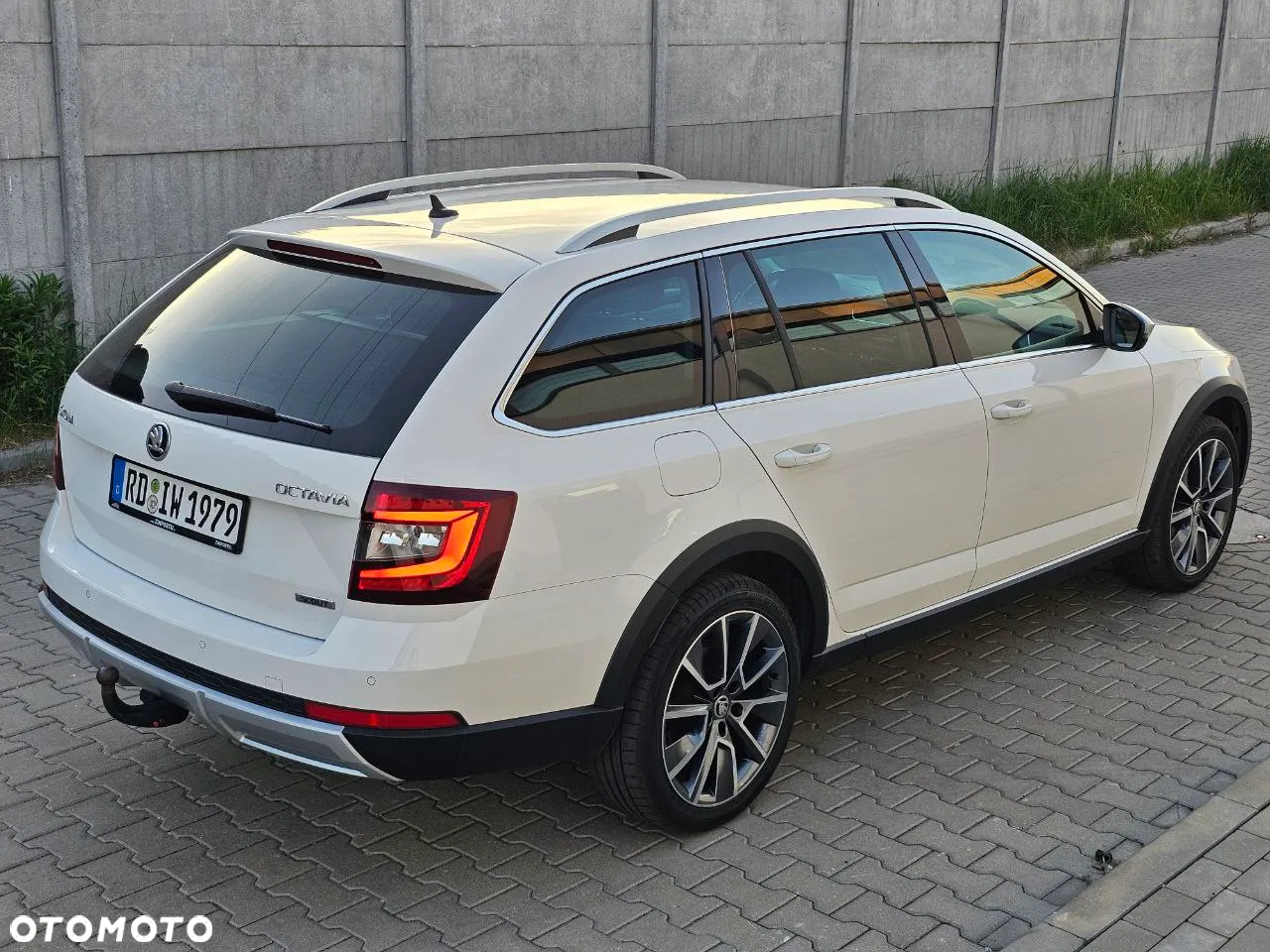 Skoda Octavia 2.0 TDI 4x4 Scout DSG - 10