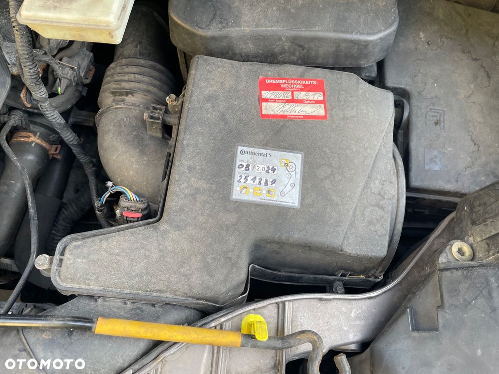 Ford Grand C-MAX - 19