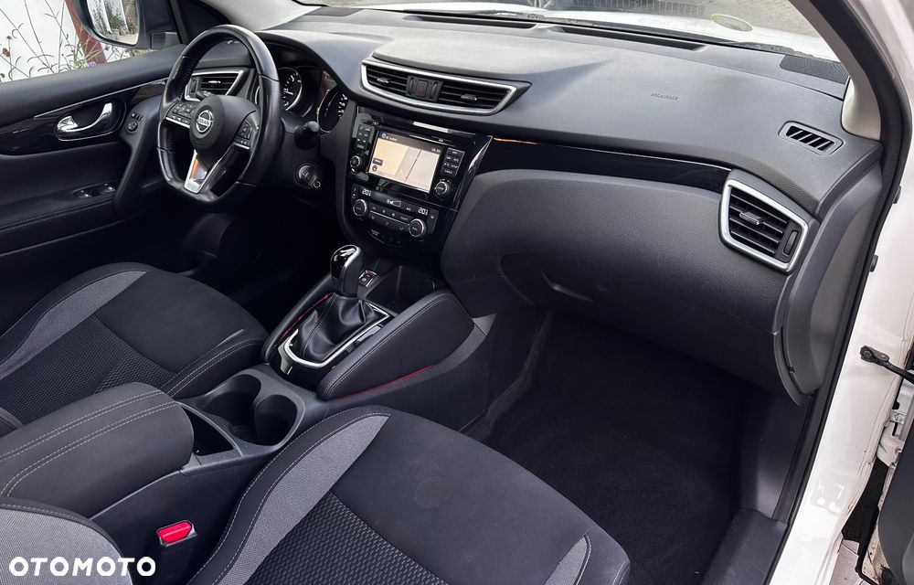 Nissan Qashqai 1.6 DCi Xtronic N-Connecta - 23