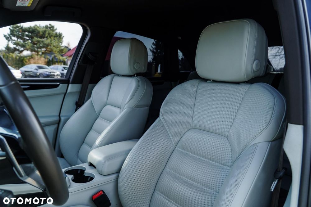 Porsche Macan Standard - 12