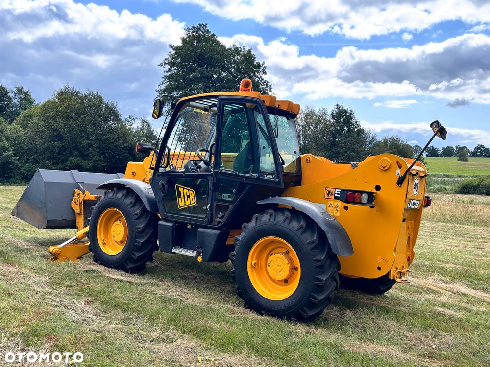 JCB - 3
