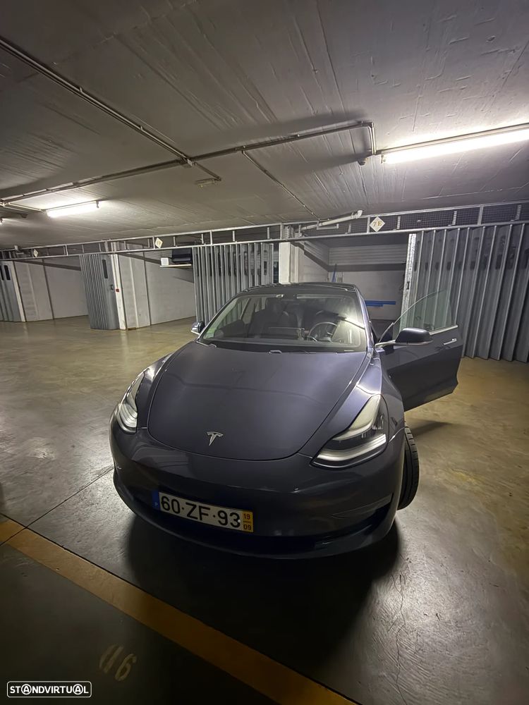 Tesla Model 3 - 24