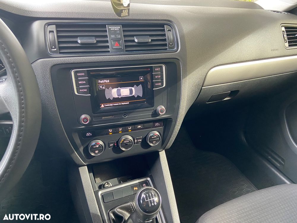 Volkswagen Jetta 1.2 TSI Trendline - 10