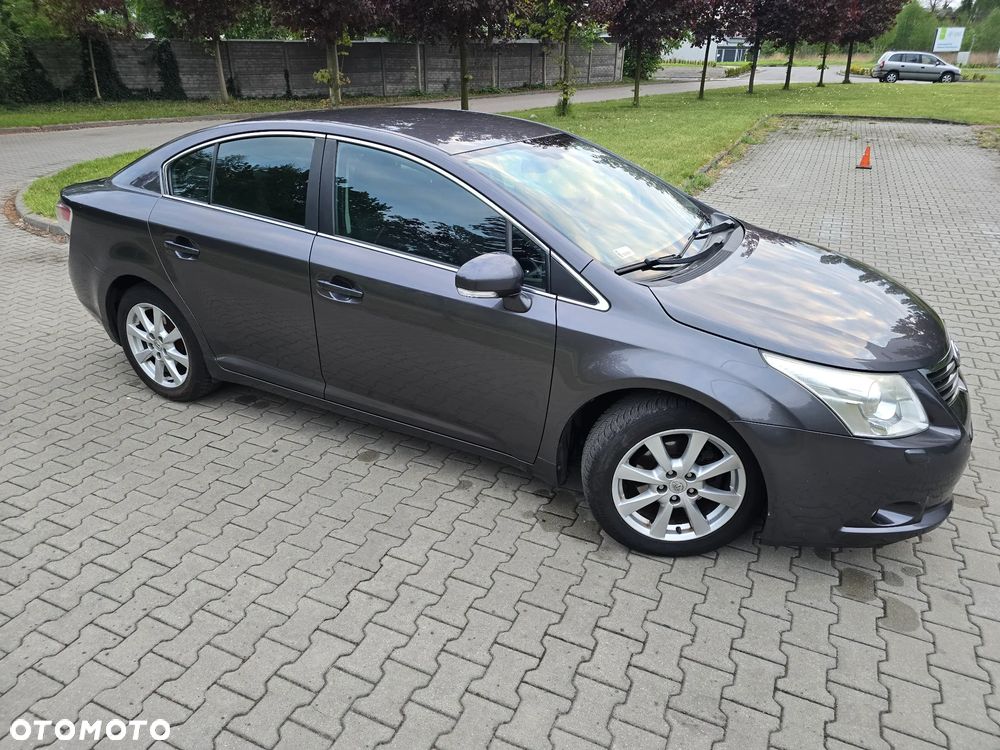 Toyota Avensis 2.0 D-4D Luna - 35