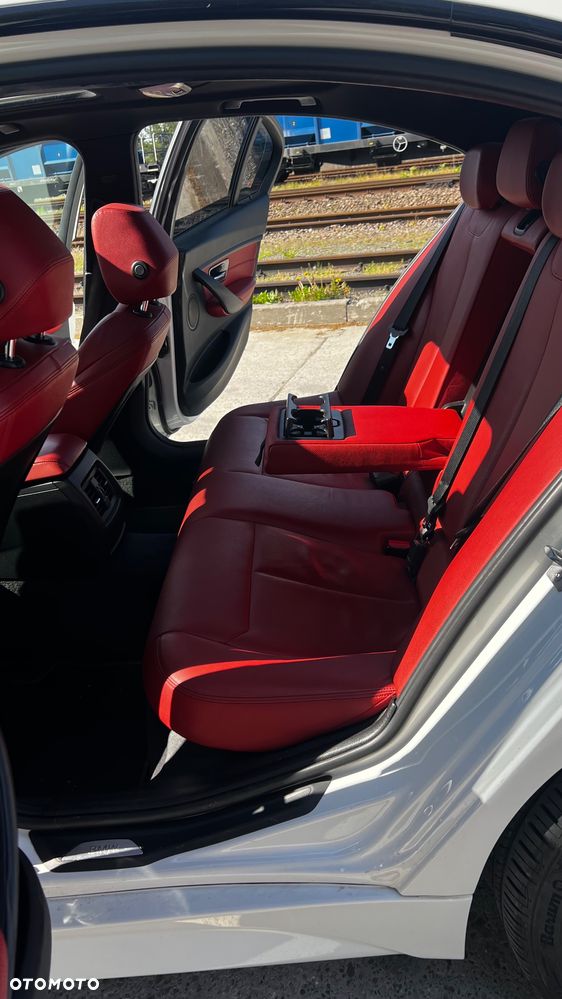 BMW Seria 3 328i xDrive Sport Line - 4