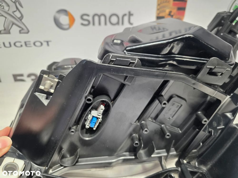 BMW E60 / E61 07- LIFT PRAWY BI-XENON NIESKRĘTNY BLACK PRAWA LAMPA PRZEDNIA PRZÓD , NR 7177740 / 7177740-06 / A8717774006 , NR AUKCJI LPP189 - 20