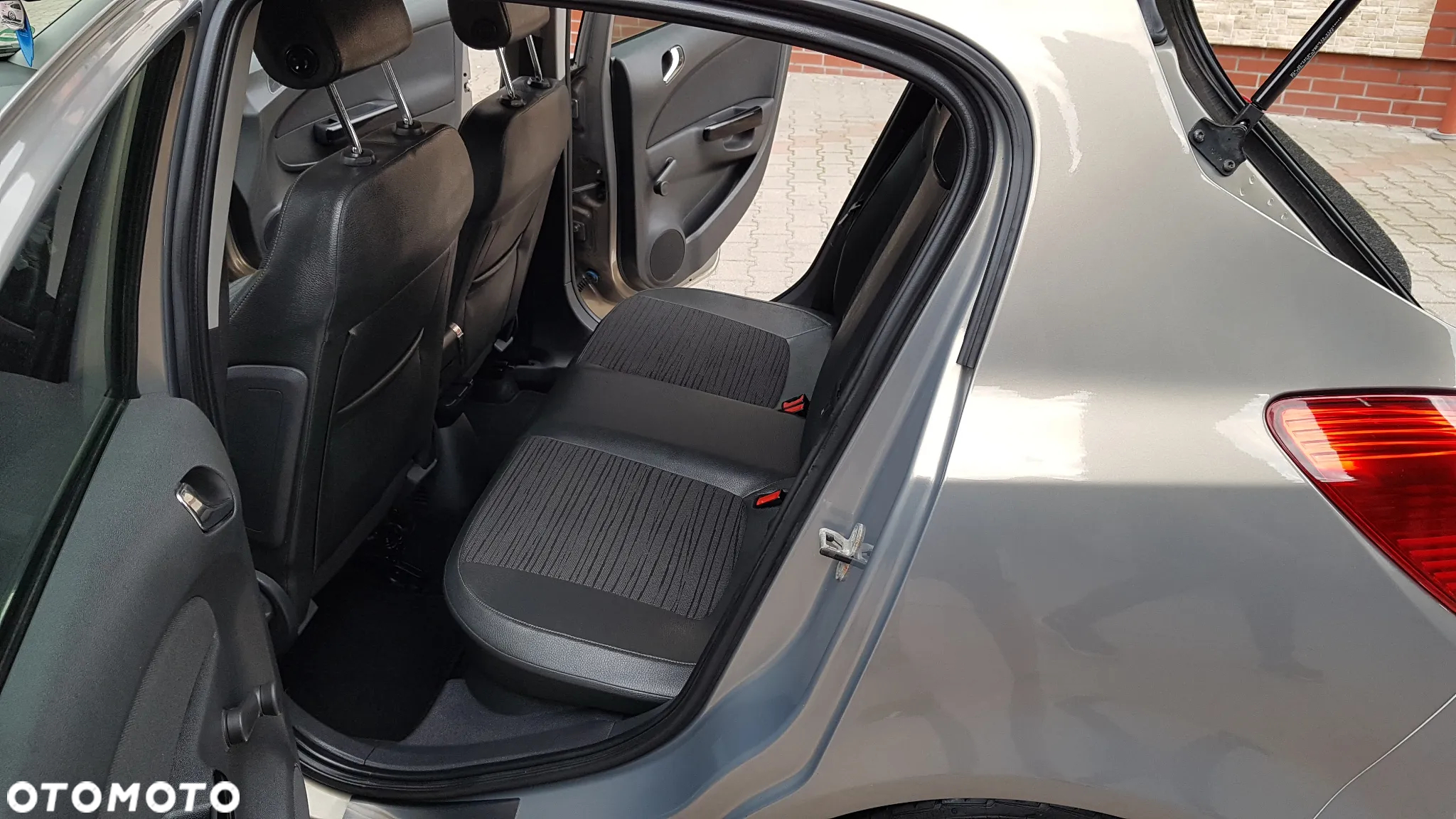 Opel Corsa 1.4 Cosmo - 6