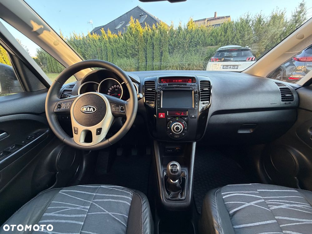 Kia Venga - 14