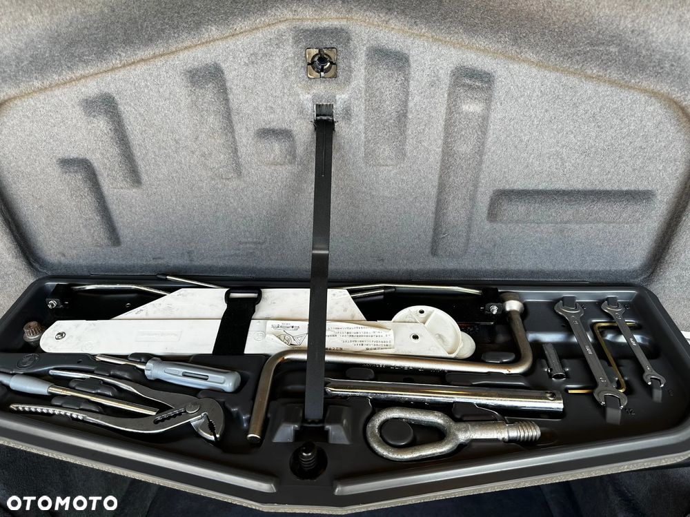 BMW Seria 7 740i V8 - 38