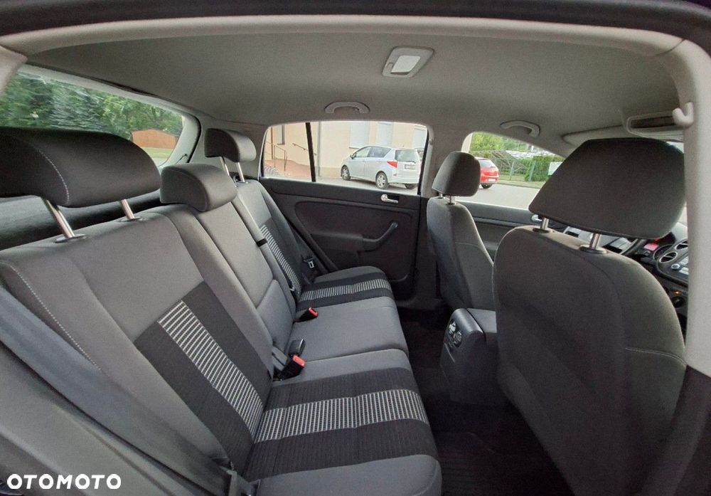 Volkswagen Golf Plus - 17