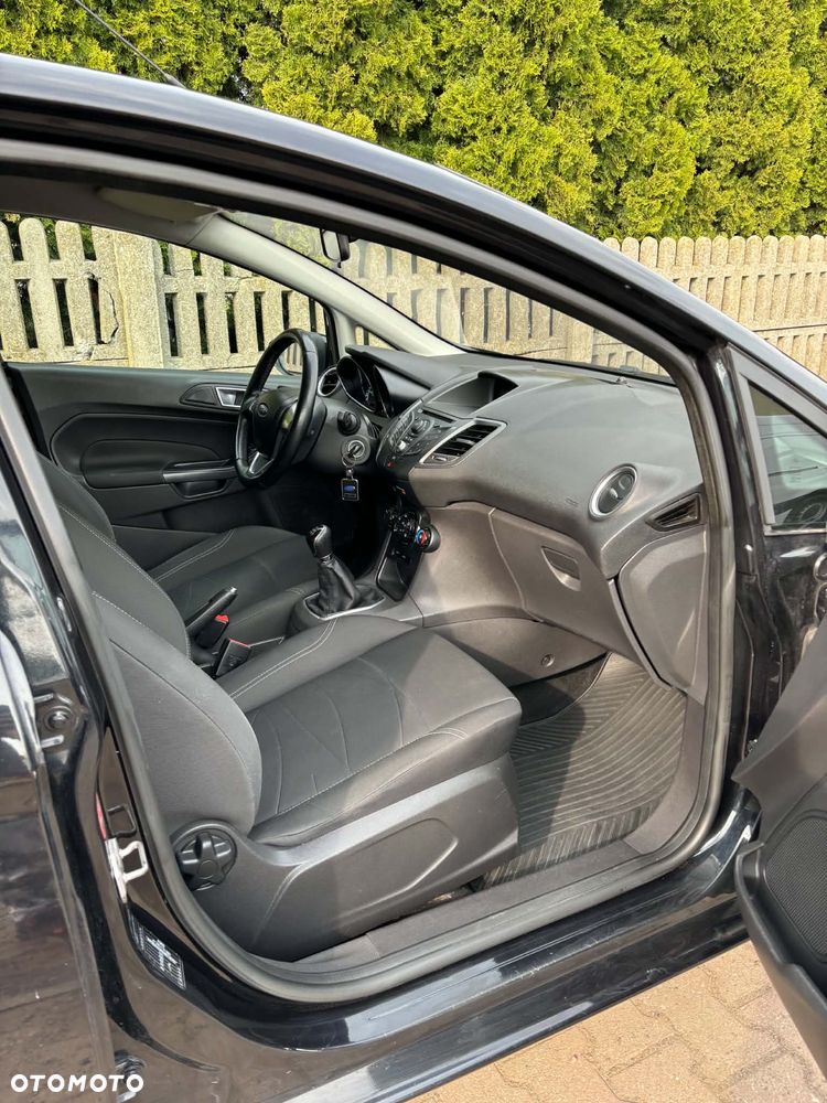 Ford Fiesta 1.5 TDCi Ambiente - 14
