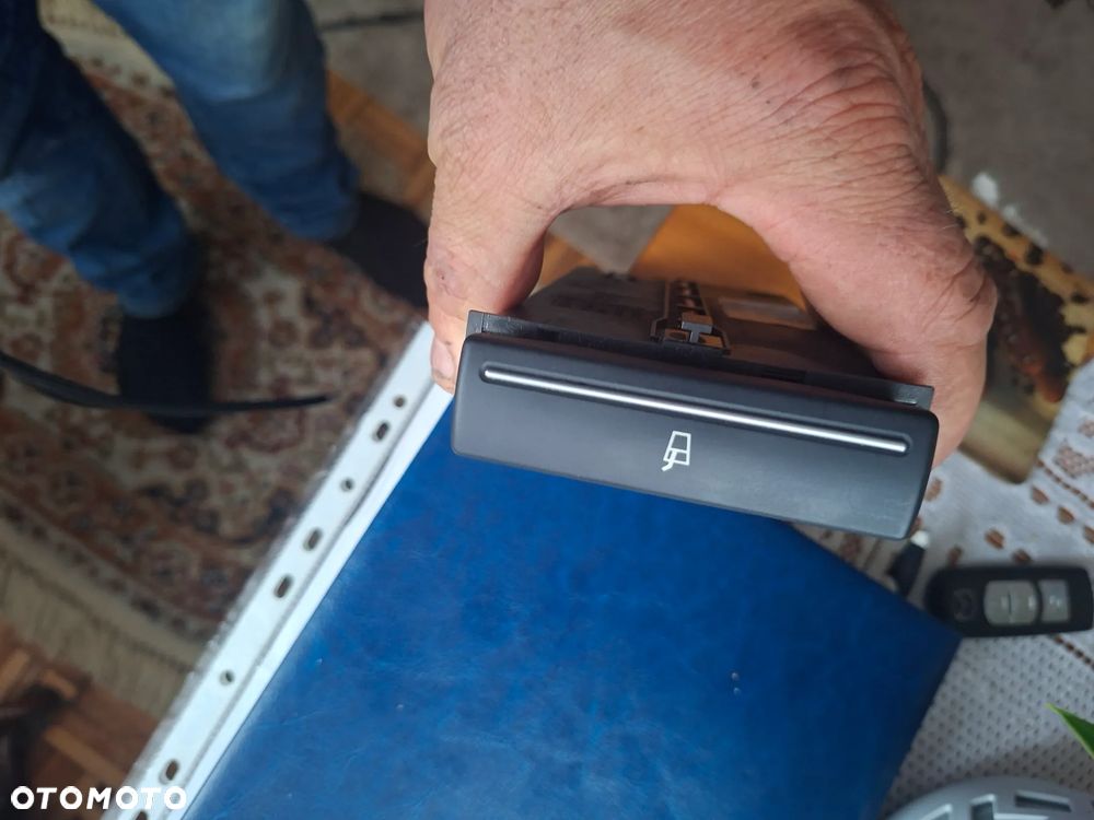 Cup holder uchwyt na kubek  8P0862534C audi a3 8p  org poznan - 1