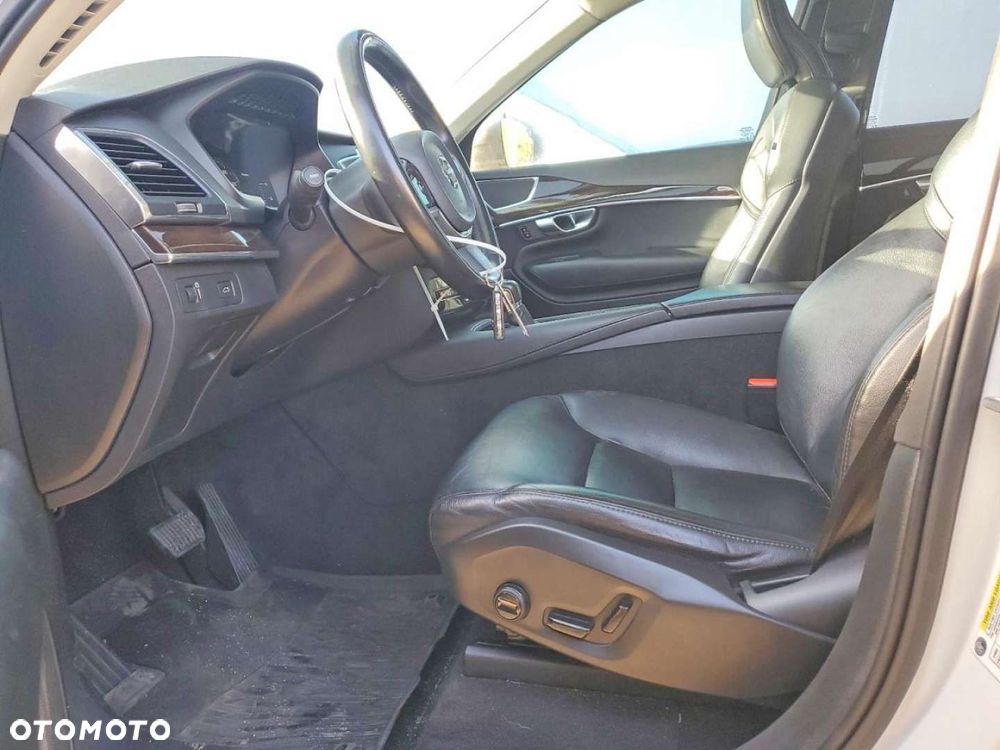 Volvo XC 90 - 10