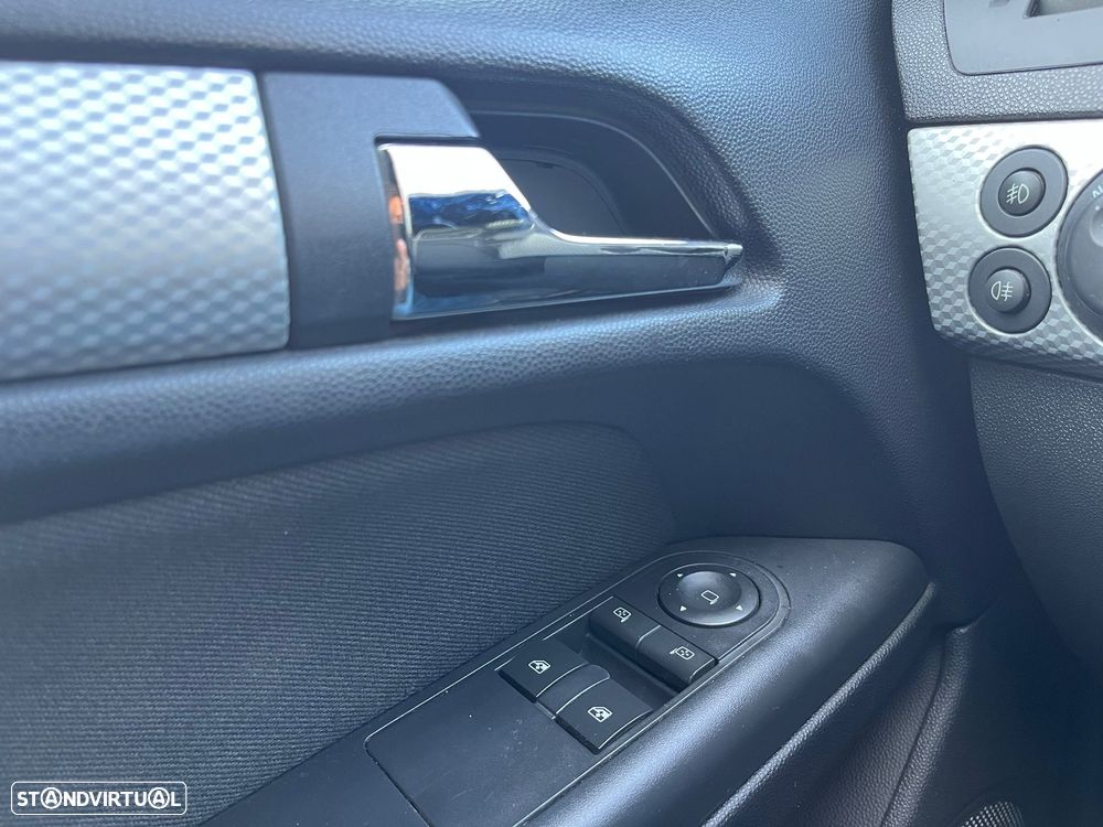 Opel Astra GTC Sport Van - 23