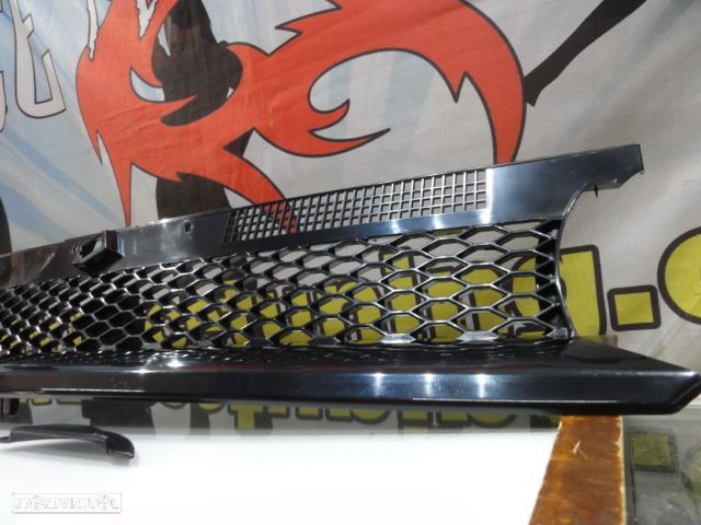 Grelha Frontal VW Golf 4 / IV em favo de mel, sem simbolo em ABS plastico - 15