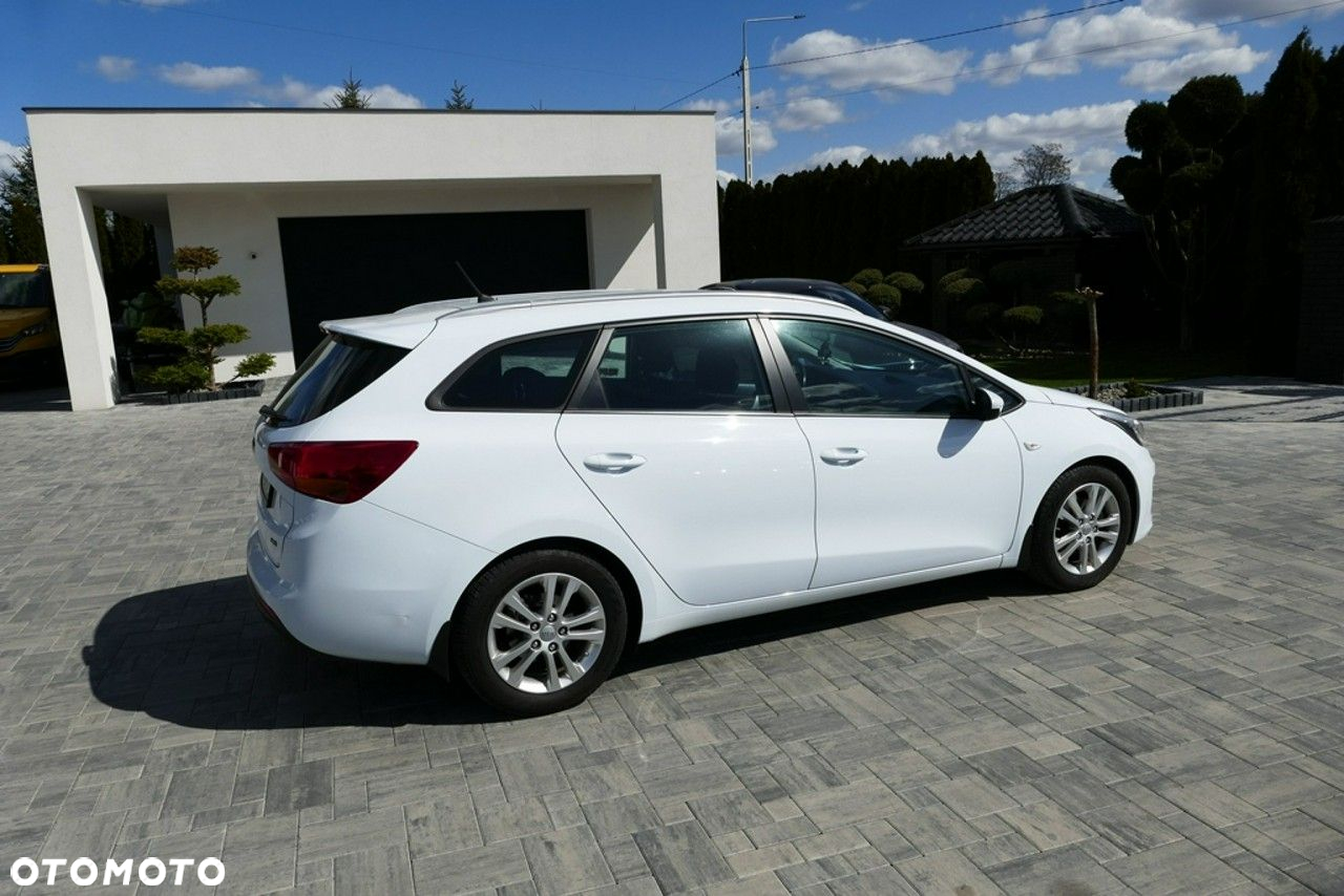 Kia Ceed - 14
