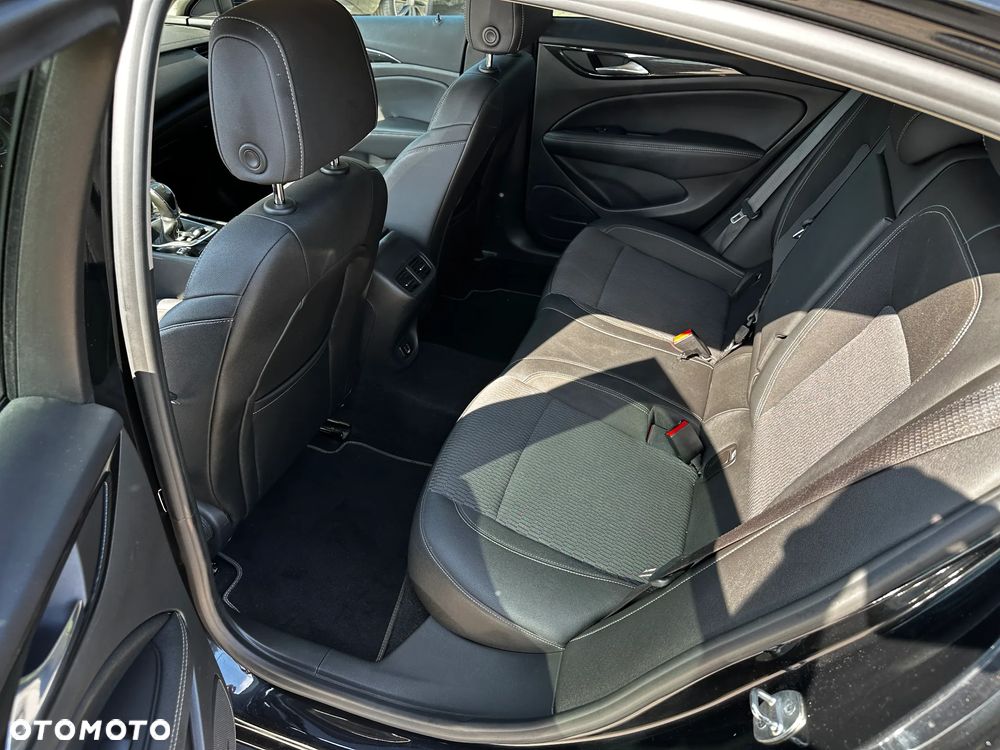 Opel Insignia - 22