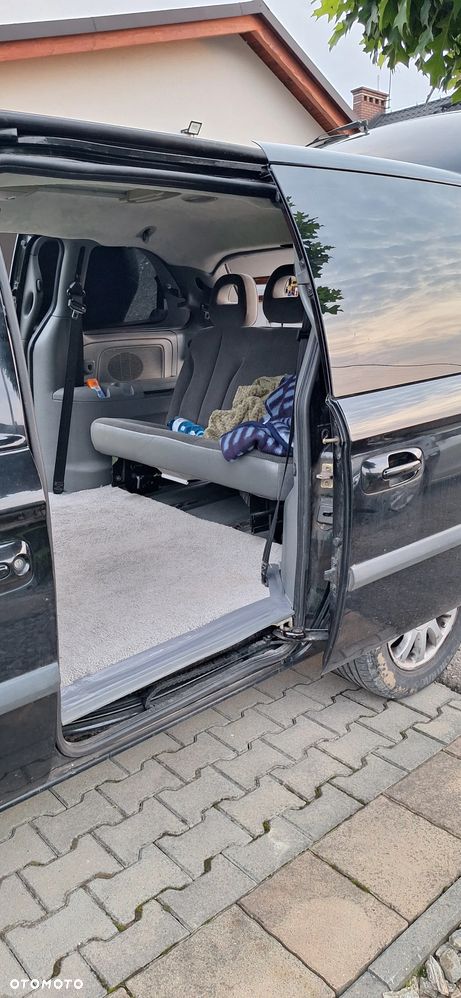 Chrysler Voyager 2.4 SE - 8