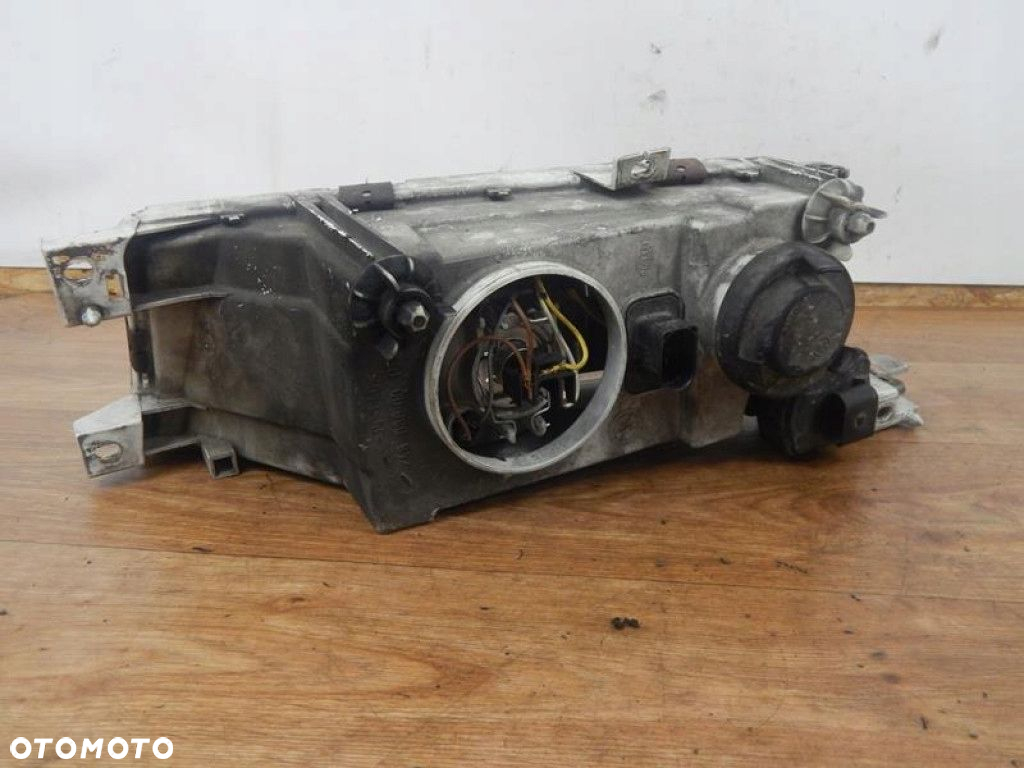 SKODA OCTAVIA LAMPA PRZÓD PRAWA HALOGEN - 2