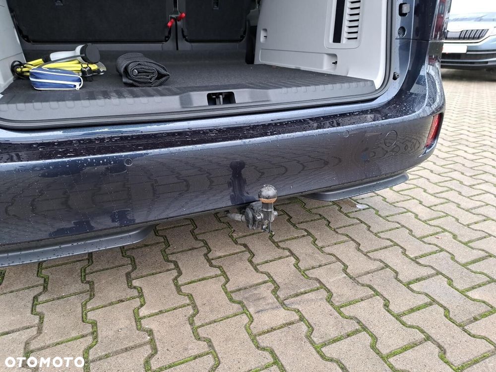 Volkswagen ID. Buzz 150 kW (204 PS) / skrzynia biegów: automatyczna 1 biegowa rozstaw osi: 2988 mm - 39