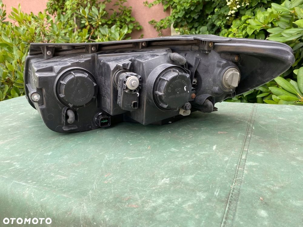 lampa hyundai santa fe II prawa eu cała - 2