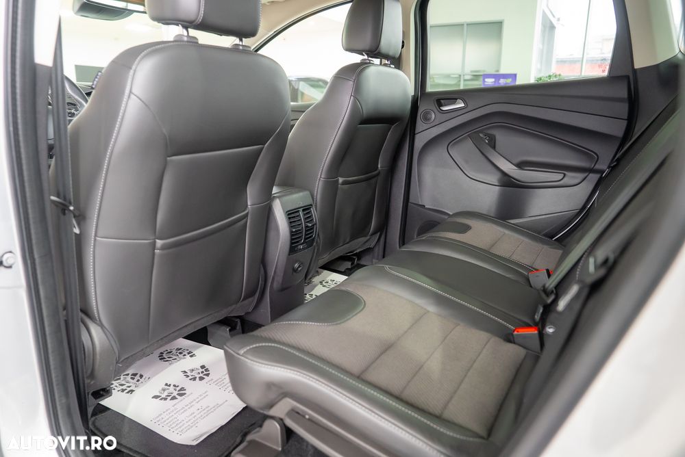 Ford Kuga 2.0 TDCi 4x4 Aut. Business Edition - 25