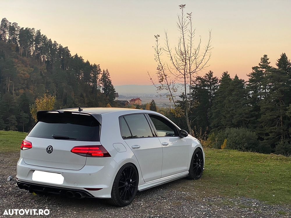 Volkswagen Golf - 9