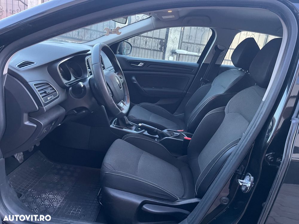 Renault Megane TCe GPF Life - 16