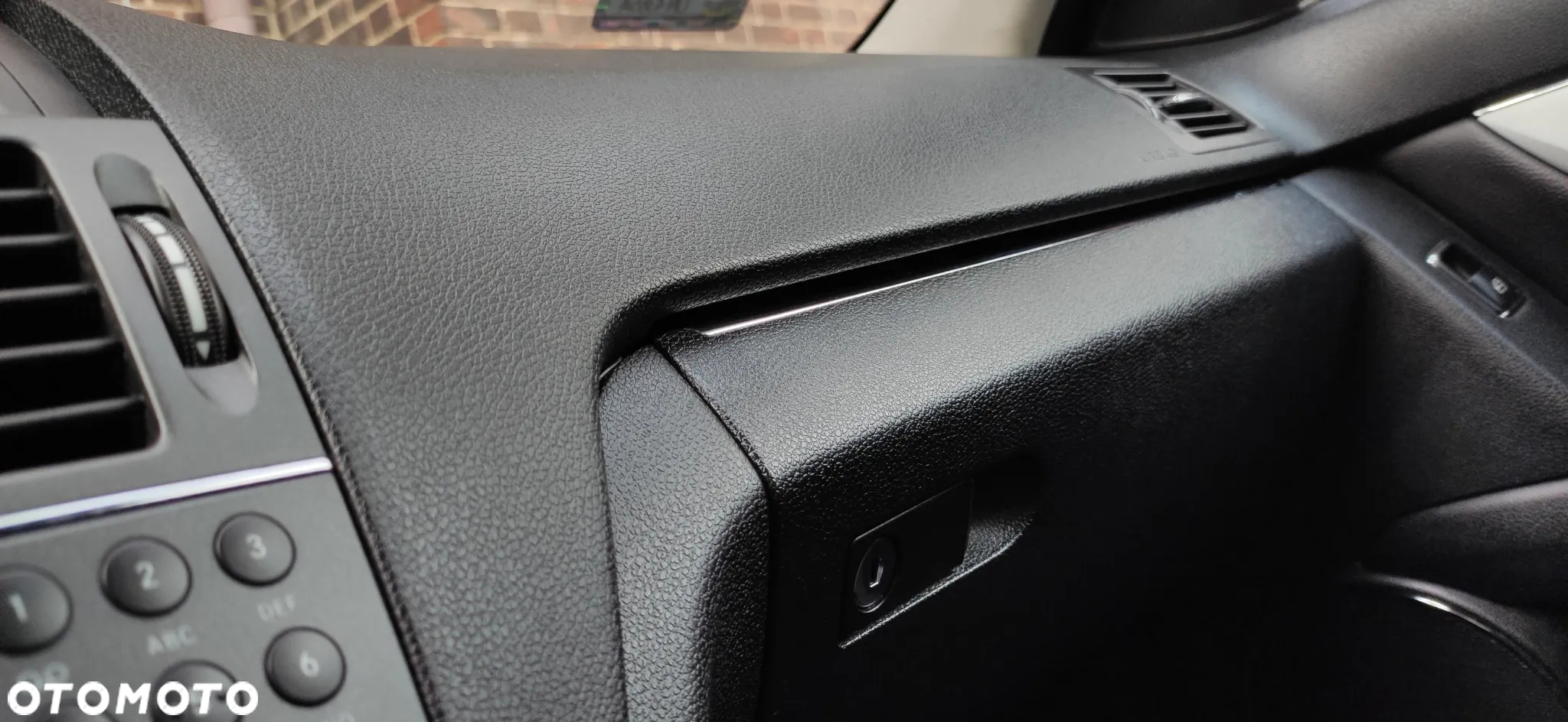 Mercedes-Benz Klasa C 180 T CGI Automatik BlueEFFICIENCY Avantgarde - 35