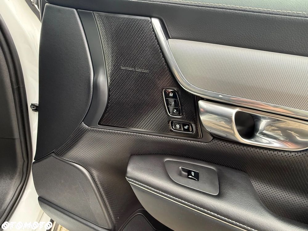 Volvo V90 T4 R-Design - 23